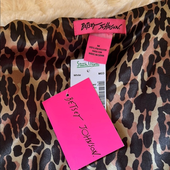 Betsey Johnson Cream Teddy Jacket Luxurious Plush Texture - Picture 4 of 4